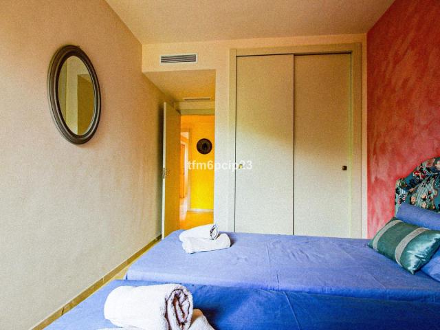 Middle Floor Apartment in La Duquesa