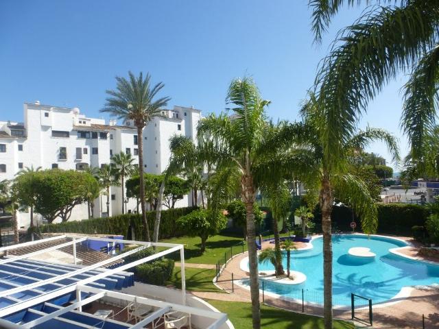 Middle Floor Apartment in Puerto Banús