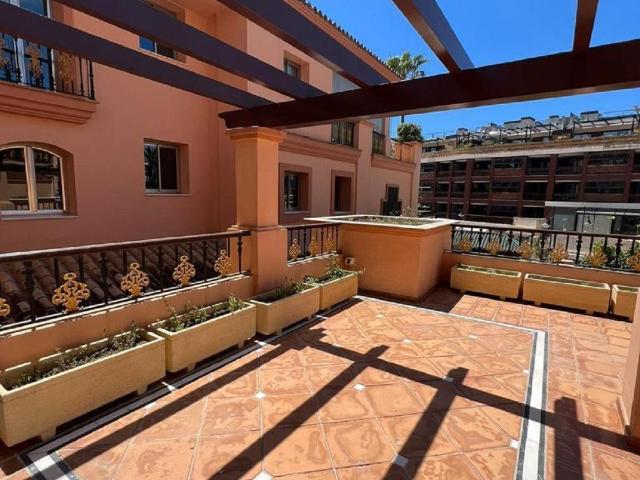 Middle Floor Apartment in Puerto Banús