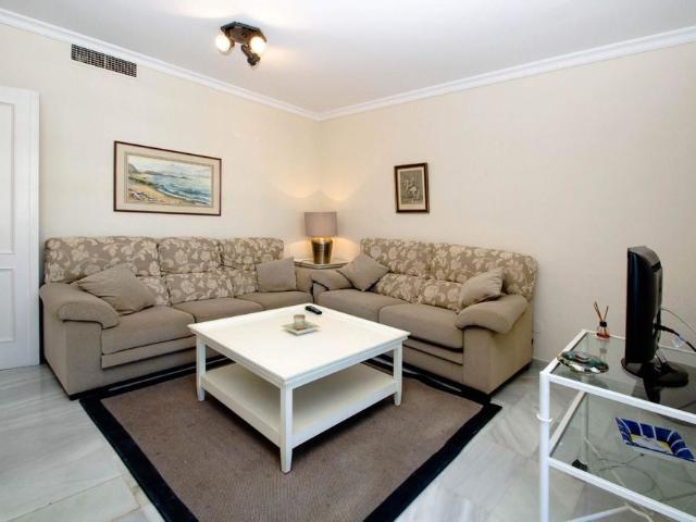 Middle Floor Apartment in Puerto Banús
