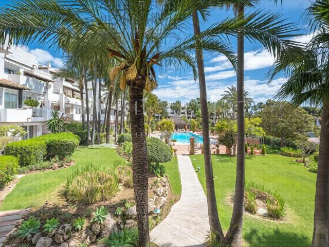 Middle Floor Apartment in The Golden Mile