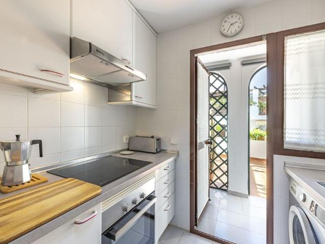 Middle Floor Apartment in The Golden Mile