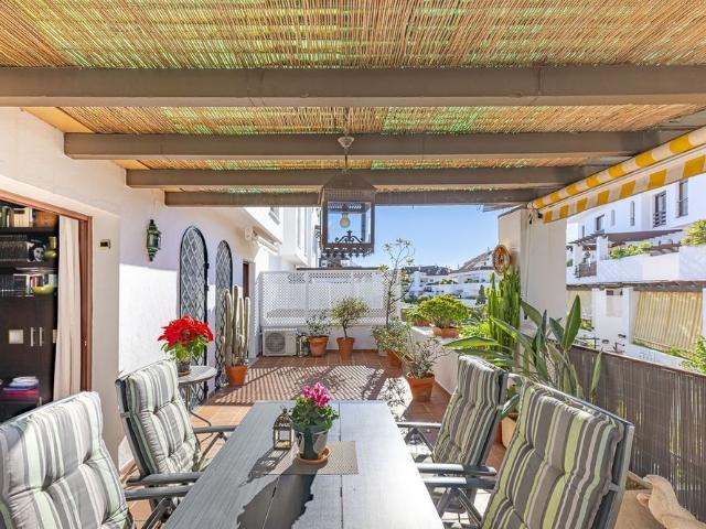 Middle Floor Apartment in The Golden Mile
