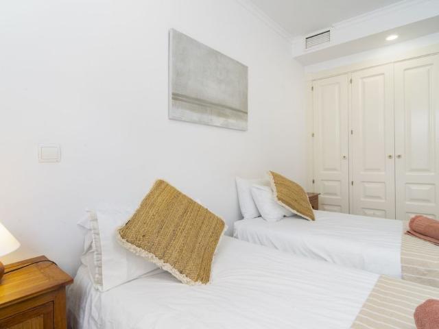Middle Floor Apartment in The Golden Mile