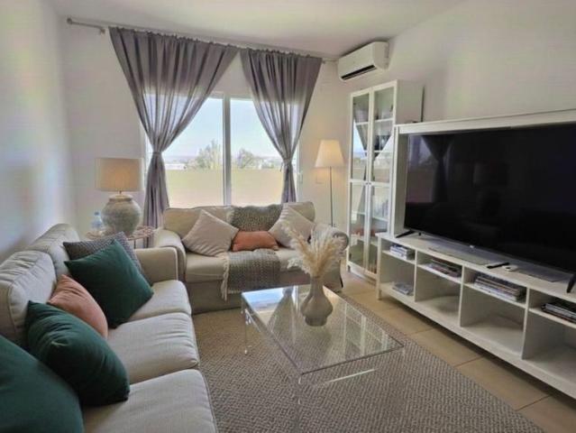 Middle Floor Apartment · La Campana