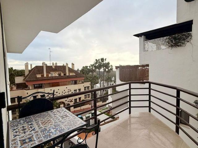 Middle Floor Apartment · The Golden Mile