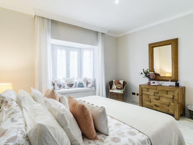 Middle Floor Apartment · The Golden Mile