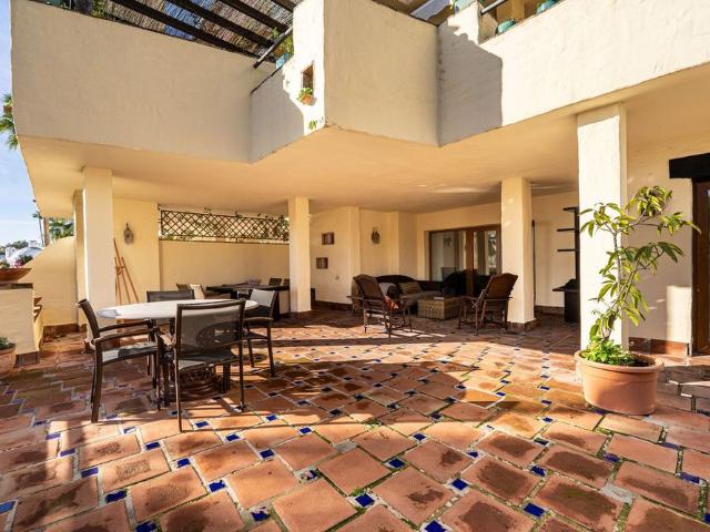 Middle Floor Apartment · The Golden Mile