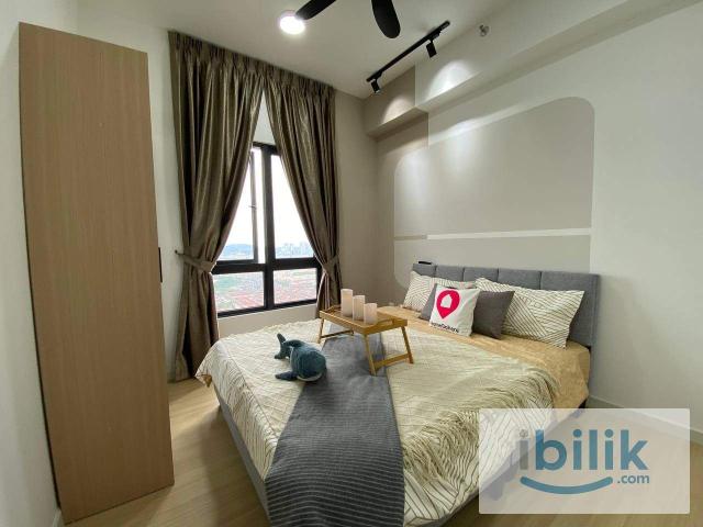 Middle fully furnished room ! Free wifi!