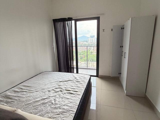Middle partition at M Luna RM550