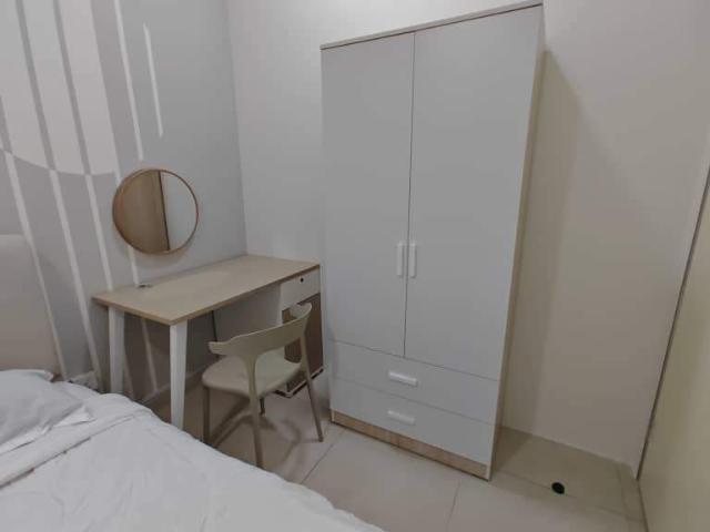 Middle room