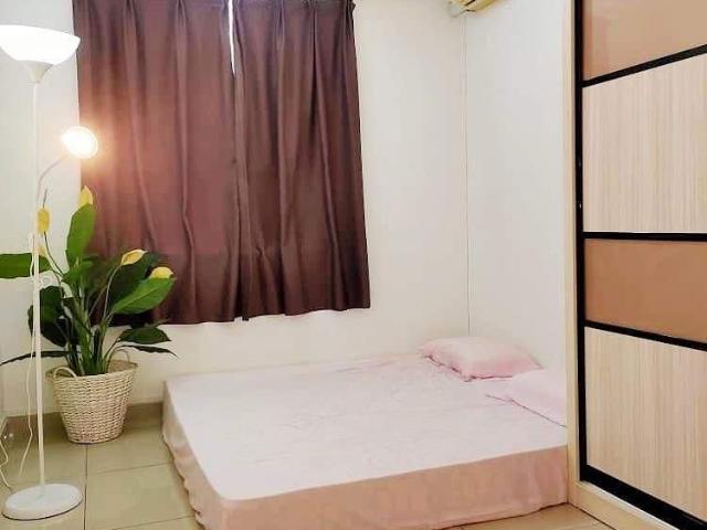 Middle room