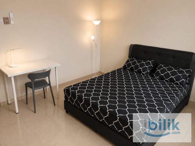 Middle room 5 minute walking distance to Aeon Metro Prima