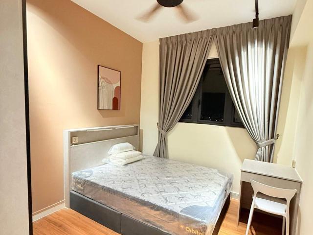 Middle Room