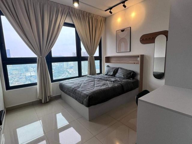 Middle Room