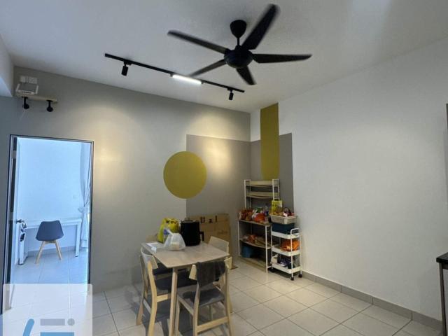 Middle room