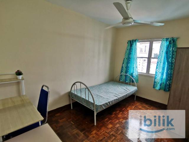 Middle room