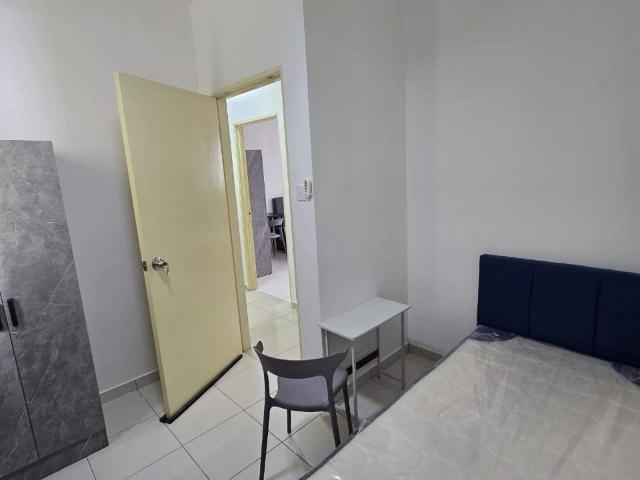 MIddle Room