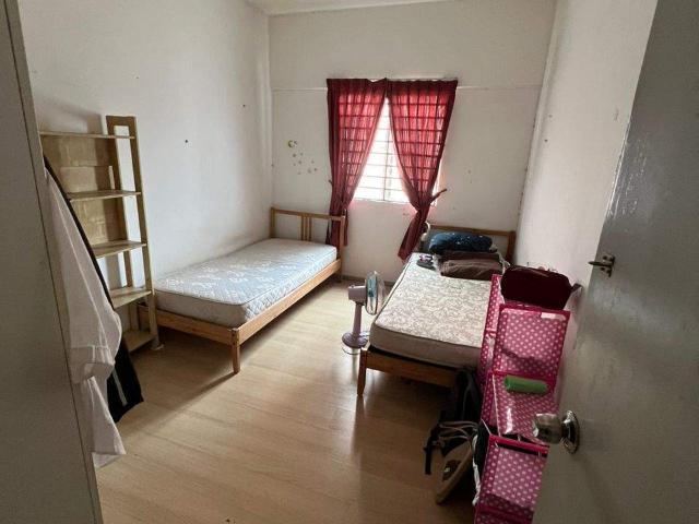 Middle Room