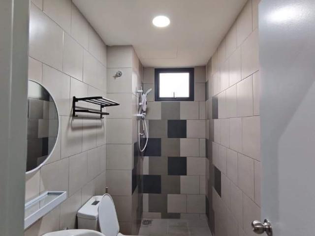 Middle Room