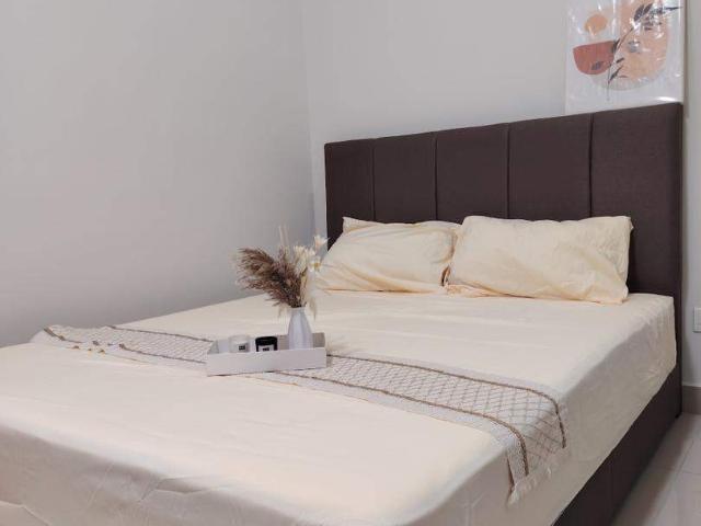 Middle Room 2 at LakePark Residence, Selayang