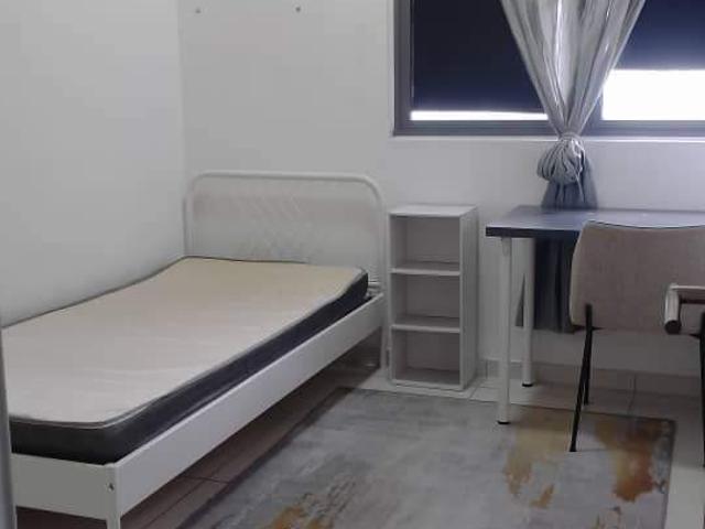 Middle room