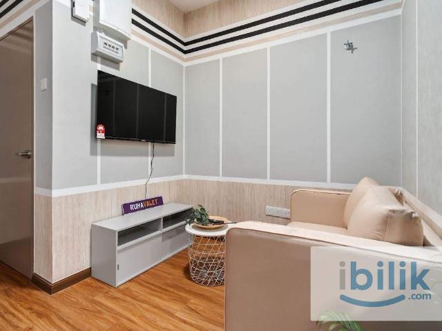 Middle room @ the trees residence damansara