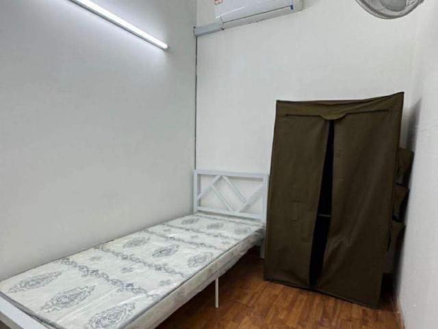 Middle Room to let at Desa Kiara, TTDI near MRT station
