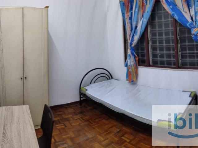Middle room USJ 6 Near LRT Taipan