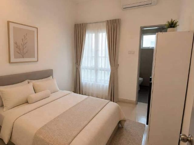 Middle room w private bathroom @Sungai Besi