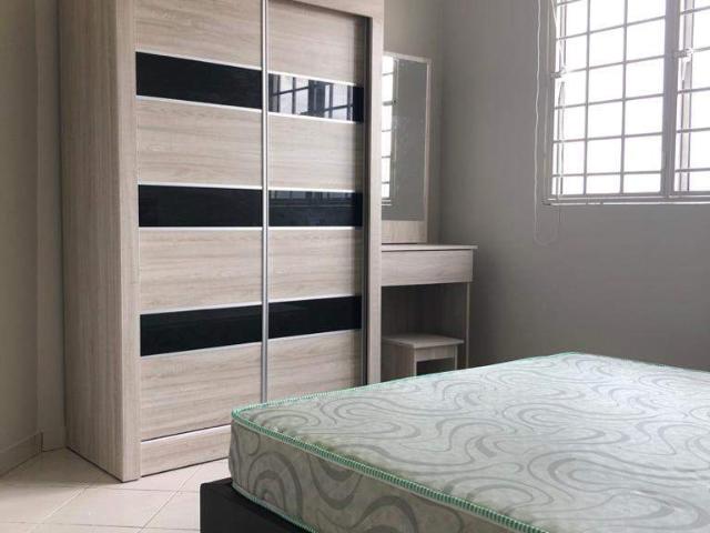 Middle Room with Air Cond