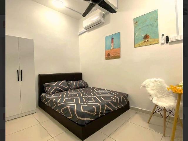 middle room with aircond