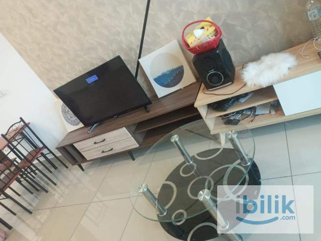 Middle Room with Private Bathroom 1‑Month Deposit Only