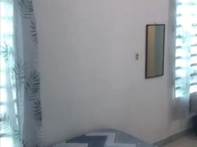 Middle Room With Private Bathroom at Bandar Seri Botani