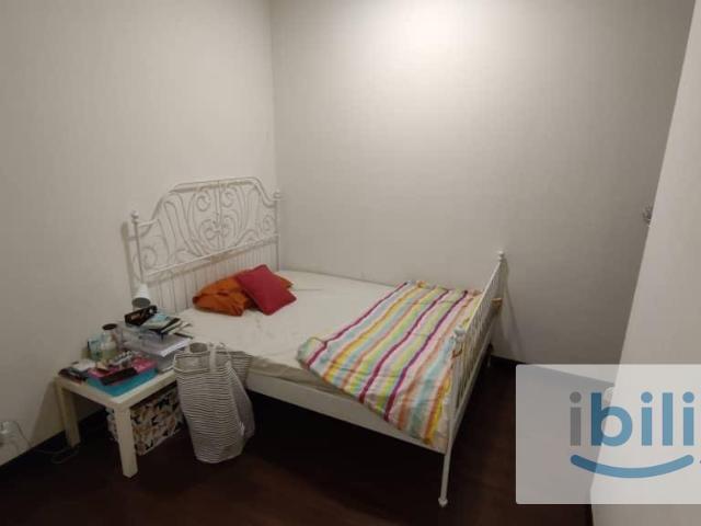 Middle Room with shared bathroom