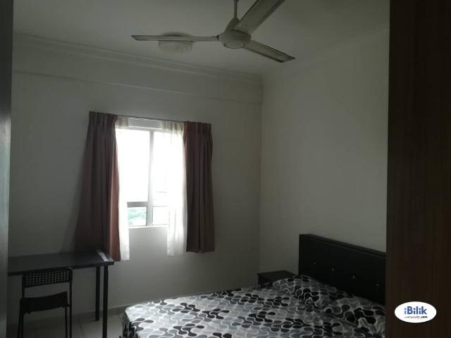 Middle Room with Twin Tower KL View at Suria Jelatek Residence, Ampang KLCC Ampang Park Gleneagles