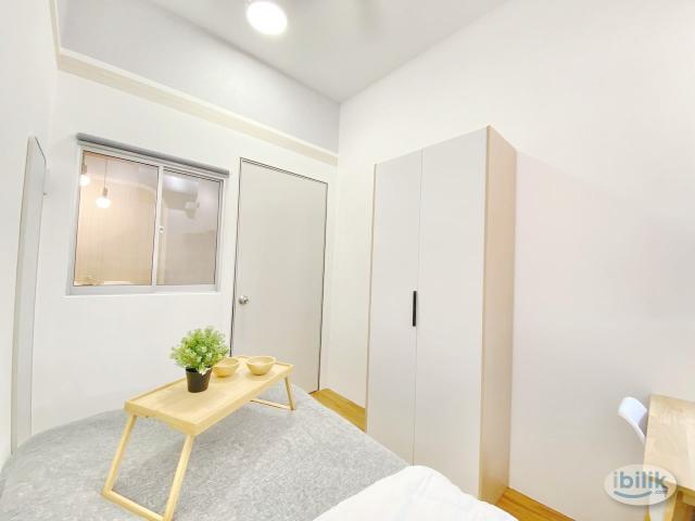 Middle Room with window at Armani Soho Subang Jaya Female Only