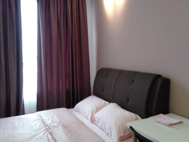 Middle Room, All Girls House, The Greens @ Subang West, Residensi Hijauan, Seksyen 22 Shah Alam