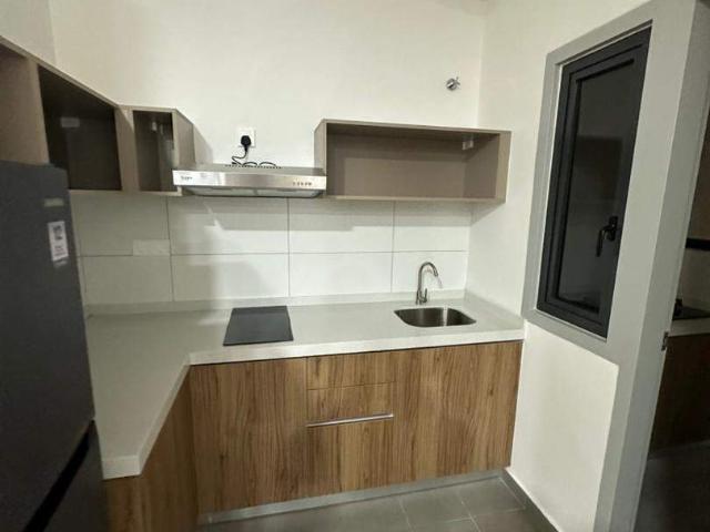 Middle room and Whole Unit Rental available in Helix 2 Residence