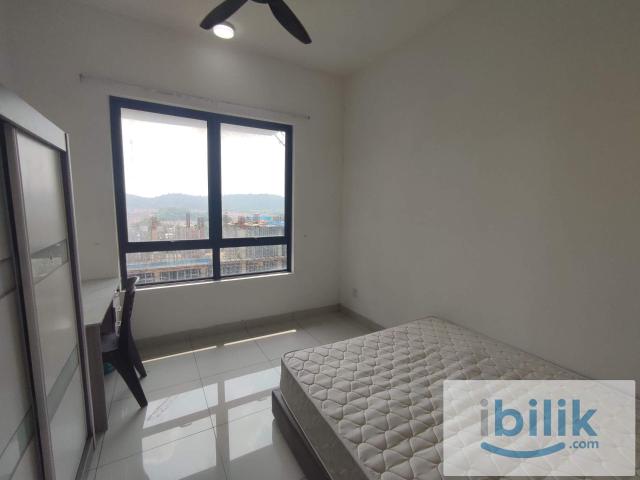 Middle Room at 8 Kinrara, Bandar Kinrara
