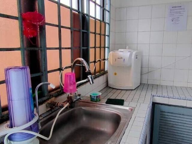 Middle Room at Taman Paramount, Petaling Jaya