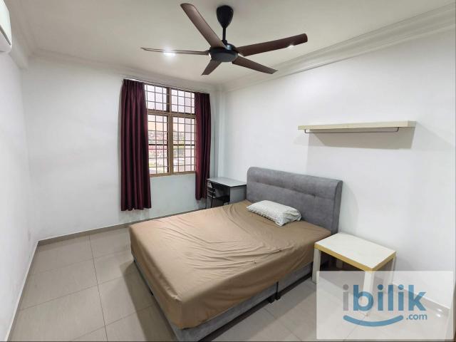 Middle Room at Tiara Faber, Taman Desa