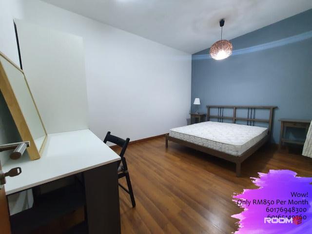Middle Room at Titiwangsa Sentral, Titiwangsa