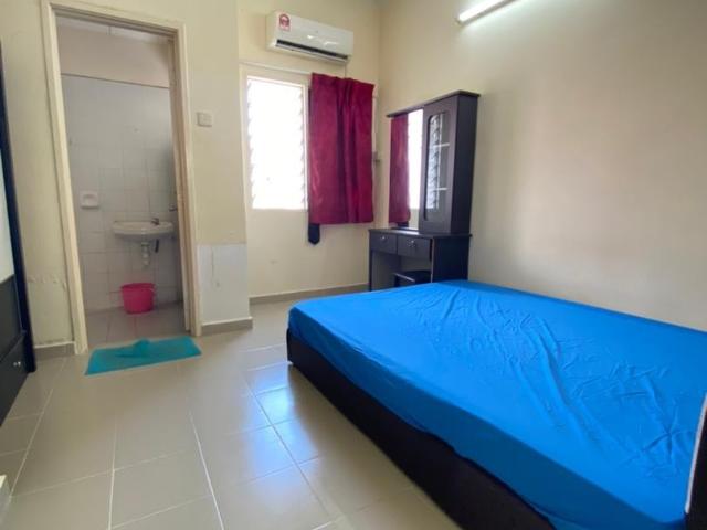Middle Room at Tropicana Indah, Tropicana