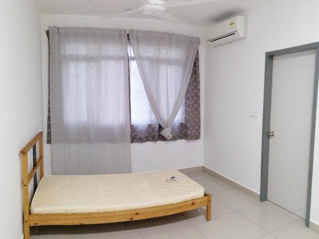 Middle Room at V Residensi 2, Shah Alam