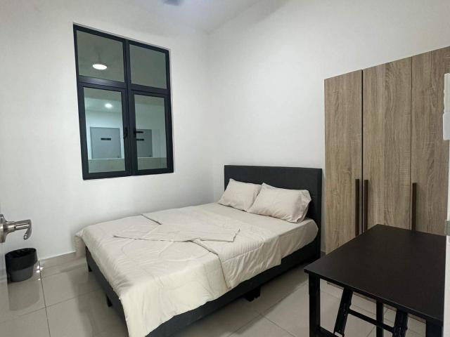 Middle room at Verando Residence Free rental promotion