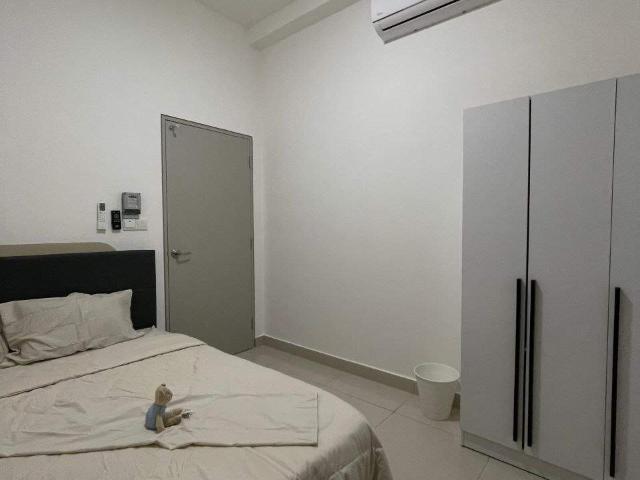Middle room at Verando Residence Free rental promotion