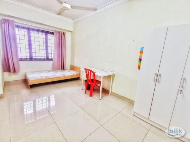 Middle Room at Vista Komanwel, Bukit Jalil