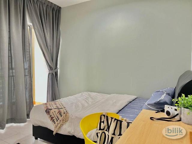 Middle Room at Warisan Cityview, Cheras