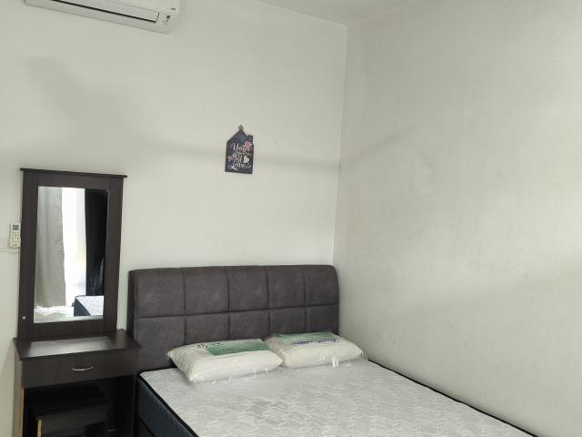 Middle Room at Windows On The Park, Bandar Tun Hussein Onn